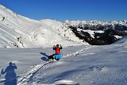 35 Ci abbassiamo con vista verso le Prealpi Orobiche